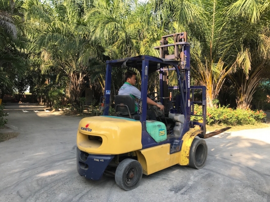 ขายFORKLIFT KOMATSU FD25-12(2.5ตัน)งากระดก(งายาว) เสา4.0เมตร สวยเดิมจากญี่ปุ่น ยังไม่เคยใช้ในไทย 285,000เท่านั้น!!
