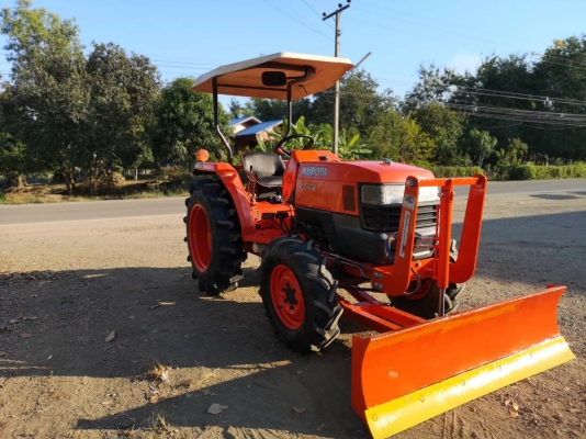 สินค้าเข้าใหม่คะ รถไถมือ2รุ่น L3408. สภาพพร้อมใช้งาน ราคา185000บาท อุปกรณ์3ชิ้น ใบดันหน้า+ผาน+โรตารี่ ทำงาน. 2010ชม.พร้อมบริการจัดส่ง สนใจติดต่อที่0906910337ต้า ร้าน ส.เจริญแทรกเตอร์