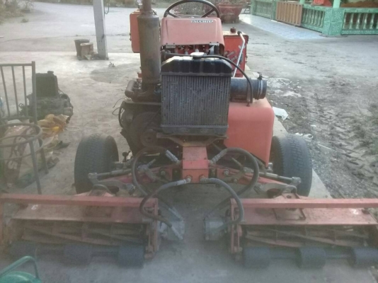 รถตัดหญ้าแบบนั่งขับสภาพพร้อมใช้ทุกระบบ