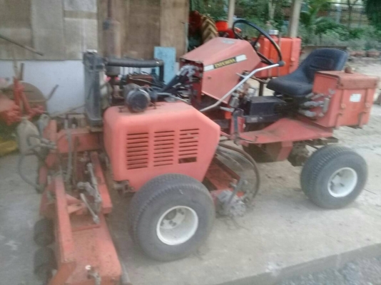 รถตัดหญ้าแบบนั่งขับสภาพพร้อมใช้ทุกระบบ