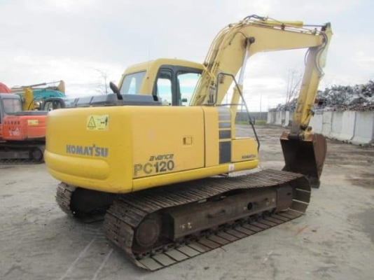 มาใหม่จ้า..KOMATSU PC120-6E  เก่านอกแท้  สภาพสวย เดิมๆๆ  เครื่องปั๊มดี  ลองระบบกันได้ทุกวัน  โทร 089-3818694  จ๊อย