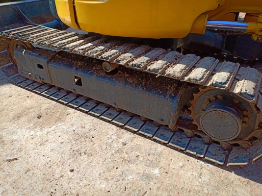 ขายจ้า..KOMATSU PC30MR-2. เก่านอกแท้  สภาพสวย มีลายแย๊ก เดิมๆๆ  2,xxx. ชั่วโมง  พร้อมใช้  โทร 089-3818694จ๊อย