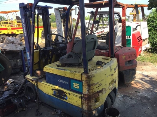 ขายด่วยโฟล์คลิฟKOMATSU ไฟฟ้า กับTOYOTA เบนซิน ขนาด1.5ตัน รถเก่านอก ขายตามสภาพ 2คัน100,000