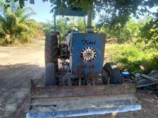 รถไถ Ford 6600.พร้อมคีบกลกิจ ให้ทั้งใบดันด้วย เอกเล่มพร้อมโอน ราคา385000 ติดต่อคุณอ๊อฟ พิจิตร 086-737-9991