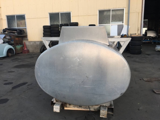 ขายถังน้ำมัน อลูมิเนียม เก่า ญี่ปุ่น ขนาดบรรจุ 2,000 ลิตร DC 12 V มีปั๊มและหัวจ่าย บอกปริมาณลิตรแบบ อะนาล็อค ขายถังน้ำมัน อลูมิเนียม เก่า ญี่ปุ่น ขนาดบรรจุ 2,000 ลิตร DC 12 V มีปั๊มและหัวจ่าย บอกปริมาณลิตรแบบ อะนาล็อค