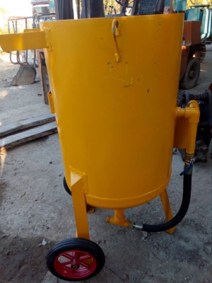ขายถังยิงทราย ขนาด 350 ลิตร ยี่ห้อ TRB รุ่นTRB620 พร้อมชุดอุปกรณ์ (สินค้าใหม่ยังไม่เคยผ่านการใช้งาน)