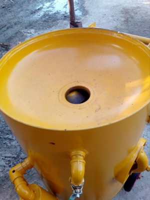 ขายถังยิงทราย ขนาด 350 ลิตร ยี่ห้อ TRB รุ่นTRB620 พร้อมชุดอุปกรณ์ (สินค้าใหม่ยังไม่เคยผ่านการใช้งาน)