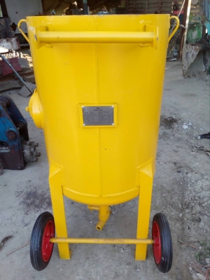 ขายถังยิงทราย ขนาด 350 ลิตร ยี่ห้อ TRB รุ่นTRB620 พร้อมชุดอุปกรณ์ (สินค้าใหม่ยังไม่เคยผ่านการใช้งาน)