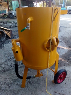 ขายถังยิงทราย ขนาด 350 ลิตร ยี่ห้อ TRB รุ่นTRB620 พร้อมชุดอุปกรณ์ (สินค้าใหม่ยังไม่เคยผ่านการใช้งาน)