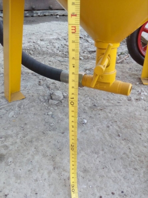 ขายถังยิงทราย ขนาด 350 ลิตร ยี่ห้อ TRB รุ่นTRB620 พร้อมชุดอุปกรณ์ (สินค้าใหม่ยังไม่เคยผ่านการใช้งาน)