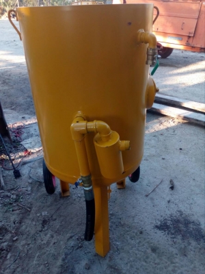 ขายถังยิงทราย ขนาด 350 ลิตร ยี่ห้อ TRB รุ่นTRB620 พร้อมชุดอุปกรณ์ (สินค้าใหม่ยังไม่เคยผ่านการใช้งาน)