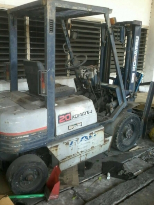 ฟอร์คลิฟต์Komutsu Fd20-11 เครื่องดีเซล เกียรธรรมดา ยางตัน พร้อมใช้