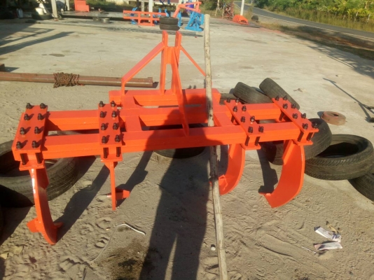 ริปเปอร์ แบบ 4 ขา สำหรับรถไถไม่เกิน 51 แรงม้า