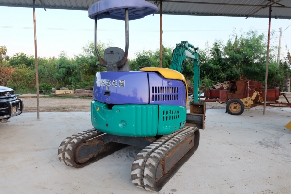 Komatsu pc30mr-1 เก่าญี่ปุ่น1,371 ชั่วโมง สีเดิมทั้งคัน ใหม่กว่านี้ก็ป้ายแดงแล้ว โทร 086-1602189 กันตวิชญ์