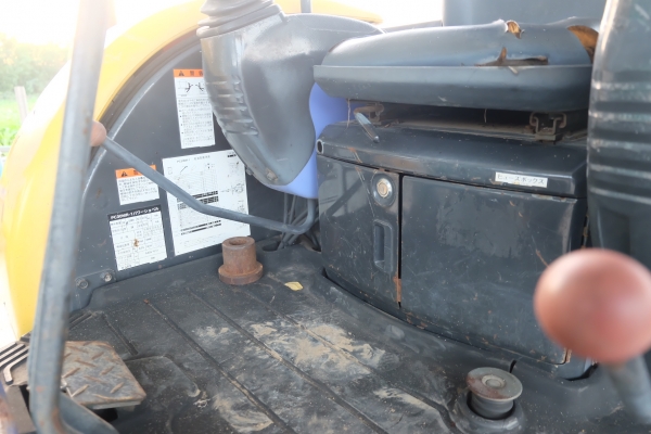 Komatsu pc30mr-1 เก่าญี่ปุ่น1,371 ชั่วโมง สีเดิมทั้งคัน ใหม่กว่านี้ก็ป้ายแดงแล้ว โทร 086-1602189 กันตวิชญ์