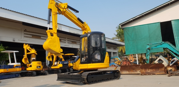 ขาย รถขุด KOMATSU รุ่น PC50UU-2-มือสองญี่ปุ่น แทรกเหล็ก สลัก บูทเอวแน่น 100\% สวยพร้อมใช้งาน มือถือ 0818753444  สอบถามเพิ่มเติมได้ที่ http://line.me/ti/p/mFkzr50JV