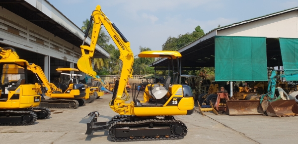 ขาย รถขุด KOMATSU รุ่น PC25-1- มือสองญี่ปุ่น แทรกเหล็ก สลัก บูทเอวแน่น 100\% คันนี้ มาพร้อม ไลน์กระแทก สวยพร้อมใช้งาน มือถือ 0818753444