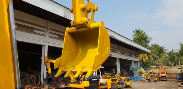 ขาย รถขุด KOMATSU รุ่น PC25-1- มือสองญี่ปุ่น แทรกเหล็ก สลัก บูทเอวแน่น 100\% คันนี้ มาพร้อม ไลน์กระแทก สวยพร้อมใช้งาน มือถือ 0818753444