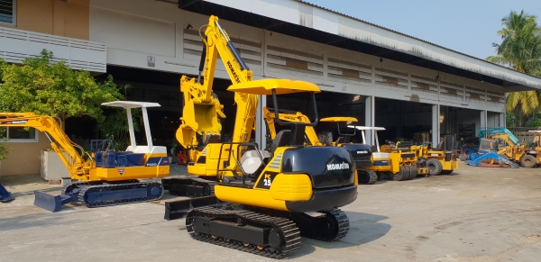 ขาย รถขุด KOMATSU รุ่น PC25-1- มือสองญี่ปุ่น แทรกเหล็ก สลัก บูทเอวแน่น 100\% คันนี้ มาพร้อม ไลน์กระแทก สวยพร้อมใช้งาน มือถือ 0818753444