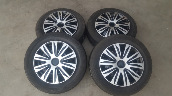 ขายล้อกะทะขอบ14 TOYOTA 4รู100 ยาง175/65/14 ปี 16  4 ล้อ