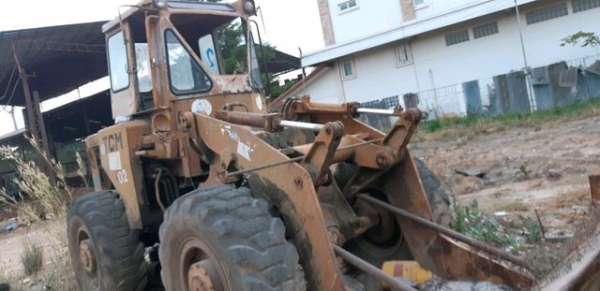 ขายรถตัก TCM เอวอ่อน..เครื่องติด ( รถจอดต้องเช็คสภาพ )  ราคา 210,000 บาท