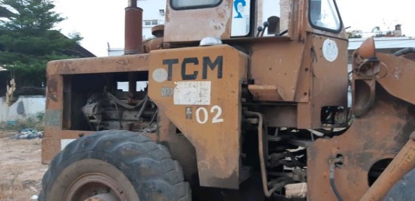 ขายรถตัก TCM เอวอ่อน..เครื่องติด ( รถจอดต้องเช็คสภาพ )  ราคา 210,000 บาท