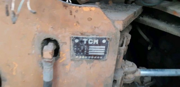 ขายรถตัก TCM เอวอ่อน..เครื่องติด ( รถจอดต้องเช็คสภาพ )  ราคา 210,000 บาท