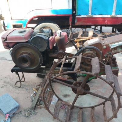 เดินตาม  เครื่อง 8 แรง ล้อเหล็ก 8000