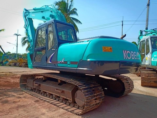 ขายจ้า.KOBELCO SK200-3 มาร์คไฟว์ ซุปเปอร์ เก่านอกแท้ มีลายแย๊ก แทรค 80  เช็คระบบพร้อมทำสีใหม่  ลองระบบกันได้ทุกวัน โทร 089-3818694 จ๊อย..