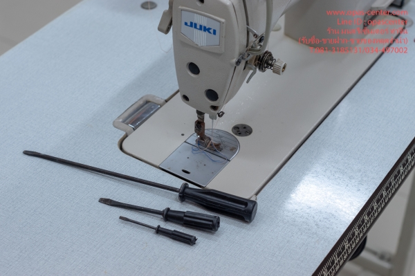 จักรเย็บผ้า ยี่ห้อ JUKI รุ่น DDL-8700 สภาพใหม่ พร้อมใช้งาน จักรเย็บผ้า ยี่ห้อ JUKI รุ่น DDL-8700 สภาพใหม่ พร้อมใช้งาน