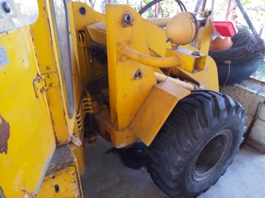 ขาย 185,000 รถตักเอวอ่อน 1.5 คิวMITSUBISHI WS 200  หัวเก๋ง เครื่องดี เกียร์แรง เอวแน่น ยางดี รถพร้อมใช้ เอกสารซื้อขาย รถอยู่ มีนบุรี 090-772-3710 090-772-3708