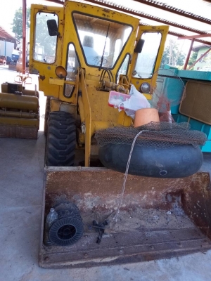 ขาย 185,000 รถตักเอวอ่อน 1.5 คิวMITSUBISHI WS 200  หัวเก๋ง เครื่องดี เกียร์แรง เอวแน่น ยางดี รถพร้อมใช้ เอกสารซื้อขาย รถอยู่ มีนบุรี 090-772-3710 090-772-3708