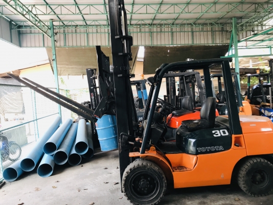 โฟคลิฟ โตโยต้าดีเชล 3 ตัน งากระดก เสาสูง4เมตร