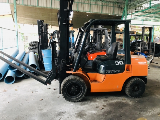 โฟคลิฟ โตโยต้าดีเชล 3 ตัน งากระดก เสาสูง4เมตร