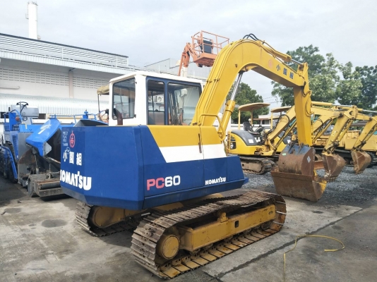 ขาย PC60-6#37823 จากญี่ปุ่น ไม่เคยใช้ในไทย เดิมๆ เก็บสีมาจากญี่ปุ่น บอดี้สวย ช่วงล่างเต็ม ระบบดี