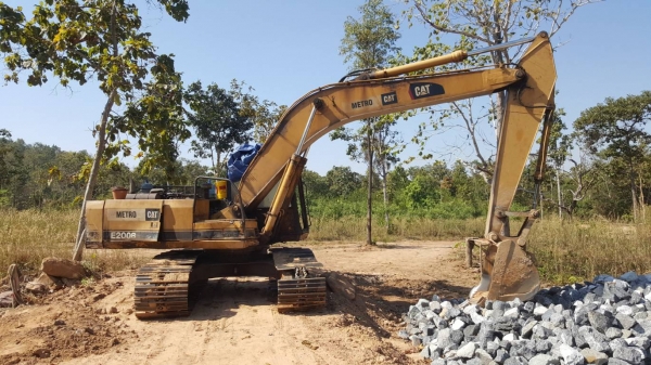ขาย แบคโฮ CAT E200B เครื่อง 6D15 เทอร์โบ ปั้มเดิม เอวแน่น ช่วงล่างต้องเปลี่ยนโซ่กับใบแทรค เอกสารใบซื้อขาย