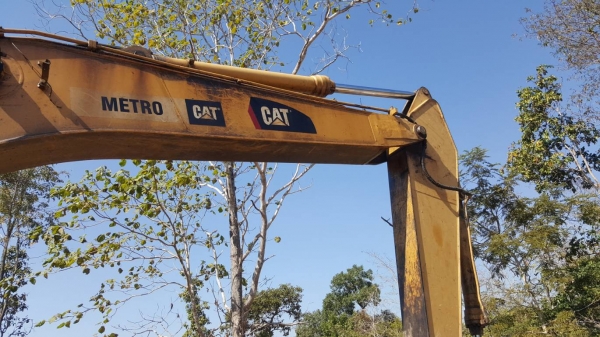 ขาย แบคโฮ CAT E200B เครื่อง 6D15 เทอร์โบ ปั้มเดิม เอวแน่น ช่วงล่างต้องเปลี่ยนโซ่กับใบแทรค เอกสารใบซื้อขาย