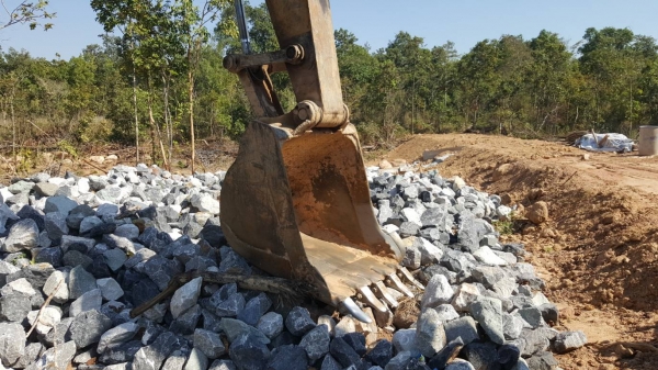 ขาย แบคโฮ CAT E200B เครื่อง 6D15 เทอร์โบ ปั้มเดิม เอวแน่น ช่วงล่างต้องเปลี่ยนโซ่กับใบแทรค เอกสารใบซื้อขาย