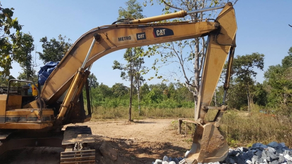 ขาย แบคโฮ CAT E200B เครื่อง 6D15 เทอร์โบ ปั้มเดิม เอวแน่น ช่วงล่างต้องเปลี่ยนโซ่กับใบแทรค เอกสารใบซื้อขาย