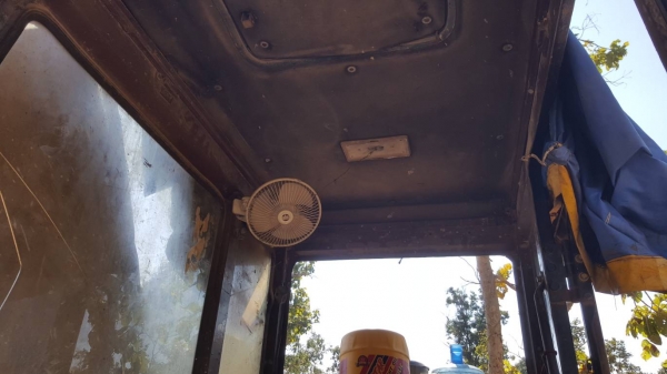 ขาย แบคโฮ CAT E200B เครื่อง 6D15 เทอร์โบ ปั้มเดิม เอวแน่น ช่วงล่างต้องเปลี่ยนโซ่กับใบแทรค เอกสารใบซื้อขาย