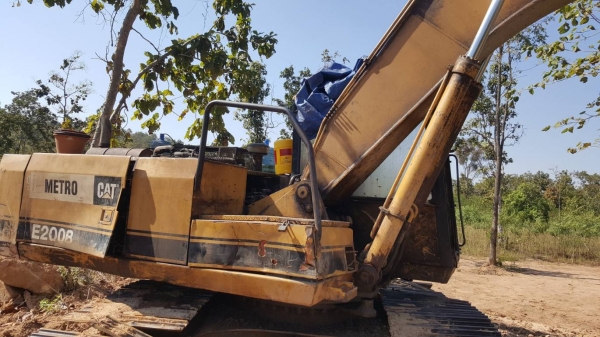 ขาย แบคโฮ CAT E200B เครื่อง 6D15 เทอร์โบ ปั้มเดิม เอวแน่น ช่วงล่างต้องเปลี่ยนโซ่กับใบแทรค เอกสารใบซื้อขาย