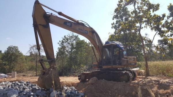 ขาย แบคโฮ CAT E200B เครื่อง 6D15 เทอร์โบ ปั้มเดิม เอวแน่น ช่วงล่างต้องเปลี่ยนโซ่กับใบแทรค เอกสารใบซื้อขาย