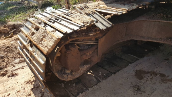 ขาย แบคโฮ CAT E200B เครื่อง 6D15 เทอร์โบ ปั้มเดิม เอวแน่น ช่วงล่างต้องเปลี่ยนโซ่กับใบแทรค เอกสารใบซื้อขาย