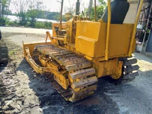 KOMATSU D20P-5