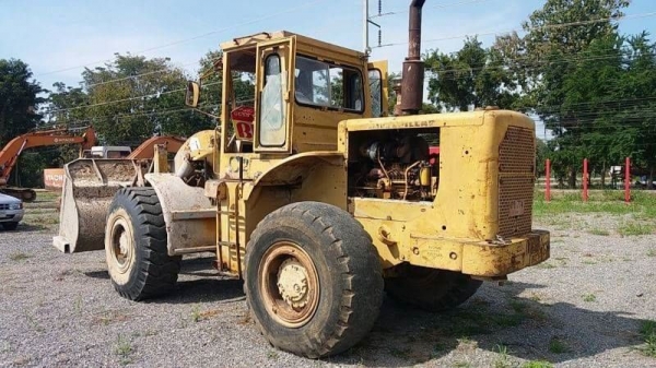 ขายส่งท้ายปีเก่า 355,000 รถตักเอวอ่อน CAT 966 เครื่องดี เกียร์ทอคร์แรงดี เอวแน่น ระบบไฮดอร์ลิคสมบูนร์ ยางดี รถพร้อมใช้งาน เอกสารซื้อขาย รถอยู่ โคราช 090-772-3710 090-772-3708