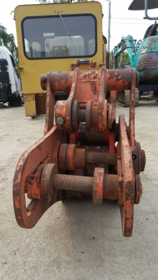 ขายตัวคีบสำหรับรถขุดขนาด pc20-35  สลัก 35 มิล ซอกแขน18 ซม สินค้าเก่านอก