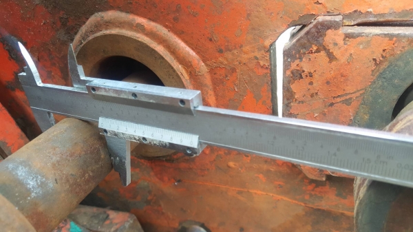 ขายตัวคีบสำหรับรถขุดขนาด pc20-35  สลัก 35 มิล ซอกแขน18 ซม สินค้าเก่านอก