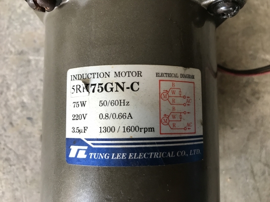 ( เหลือ 7ตัวครับ )ขายมอเตอร์เกียร์ Tung lee 70W 220V ไฟบ้าน made in Taiwan อัตราทด 1:180 เพลาออกประมาณ 8รอบต่อนาที สภาพสวยเดิมๆ หมุนนิ่ม พร้อมใช้งาน มี 14ตัว ราคาตัวละ 900 บาทพร้อมส่ง