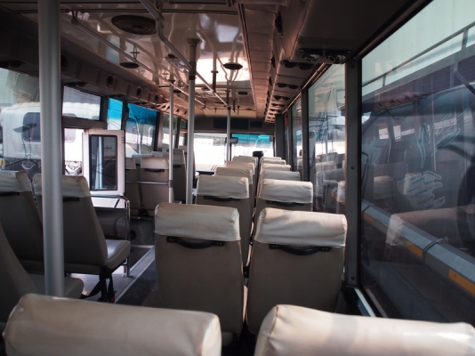 ขายรถบัส35ที่นั่ง BENZ เครื่อง 136 แรง ปี 2547 แอร์ไฟฟ้า ช่วงล่างถุงลม ยาว10 เมตร  มีรีวิวเครื่อง