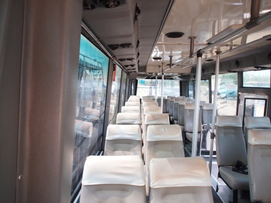 ขายรถบัส35ที่นั่ง BENZ เครื่อง 136 แรง ปี 2547 แอร์ไฟฟ้า ช่วงล่างถุงลม ยาว10 เมตร  มีรีวิวเครื่อง